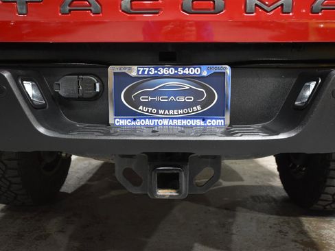 Used 2020 Toyota Tacoma TRD Off-Road w/ Technology Package AWD/4WD image 10