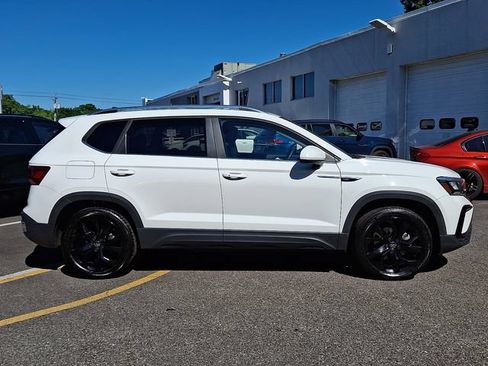 Used 2022 Volkswagen Taos SE AWD/4WD image 12