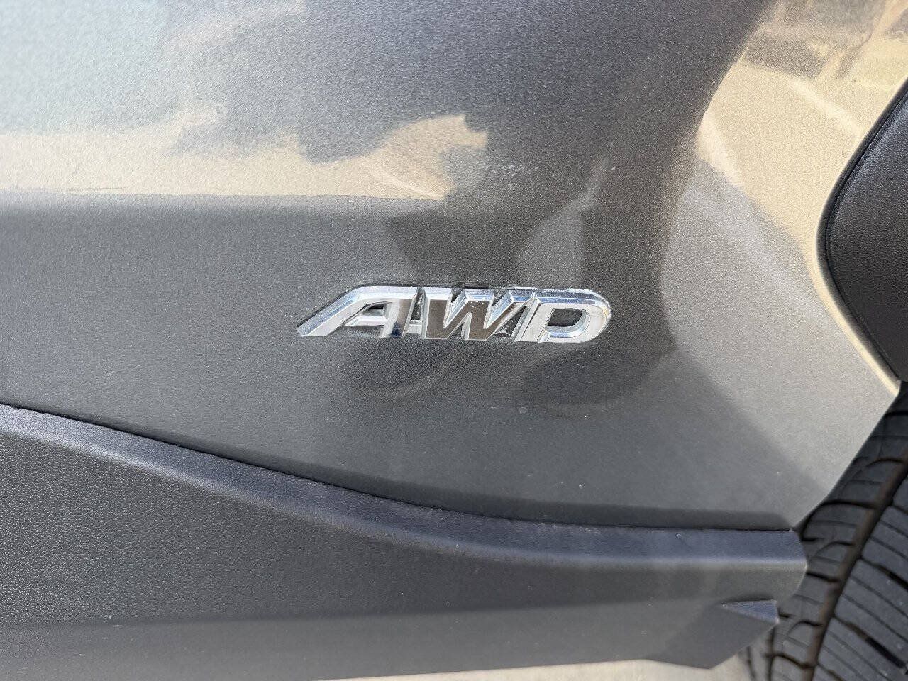 Used 2024 Toyota RAV4 LE AWD/4WD image 8