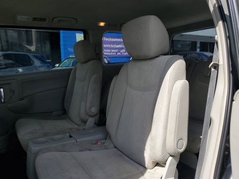 Used 2016 Nissan Quest SV image 28