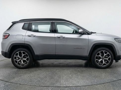 Used 2025 Jeep Compass Limited AWD/4WD image 11