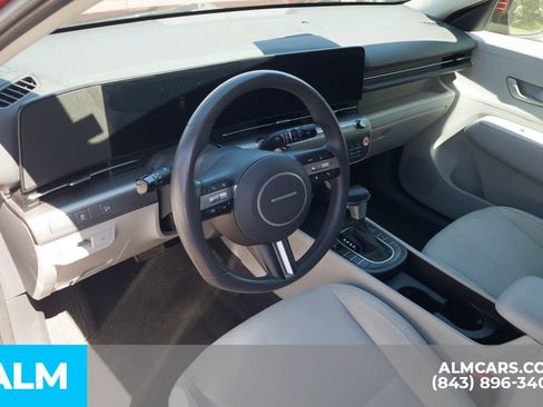 Used 2024 Hyundai Kona SEL image 5