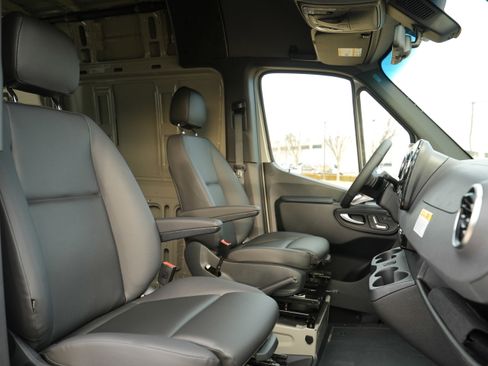 New 2026 Mercedes-Benz Sprinter 2500 image 29