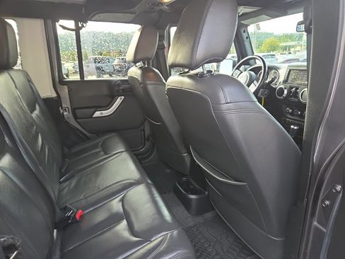 Used 2017 Jeep Wrangler Unlimited Sahara w/ Max Tow Package image 17