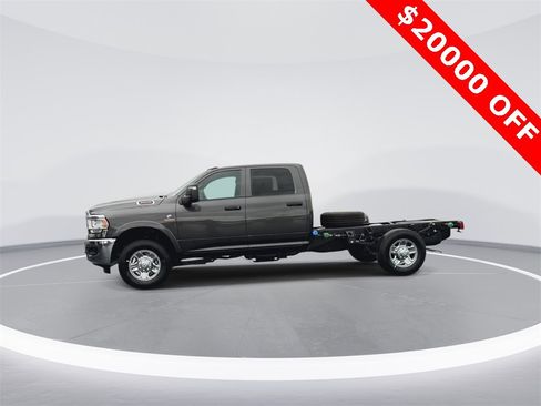 New 2024 RAM 3500 Tradesman w/ Chrome Appearance Group image 6