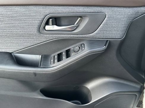 Certified 2023 Nissan Rogue SV image 17