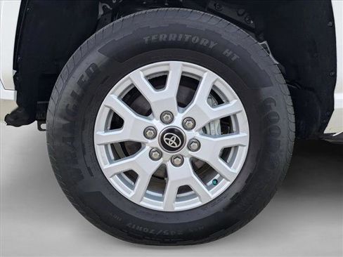 Certified 2025 Toyota Tacoma SR5 image 24