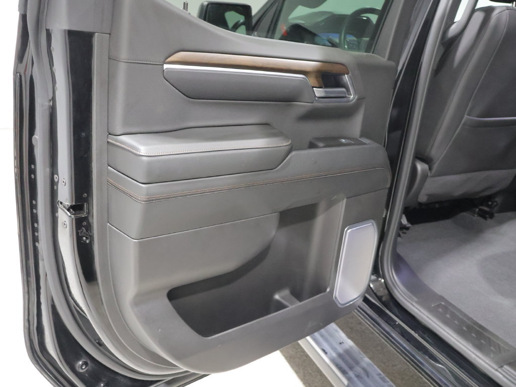 Used 2025 Chevrolet Silverado 1500 High Country w/ Midnight Edition AWD/4WD image 20