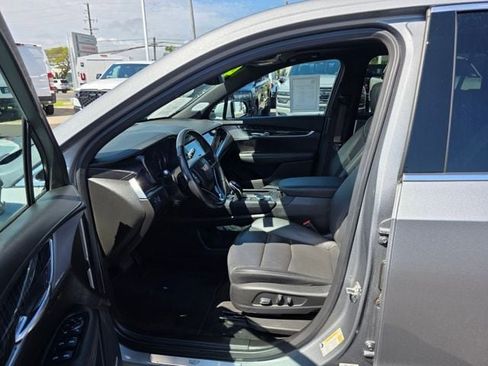 Used 2024 Cadillac XT6 Premium Luxury FWD image 9