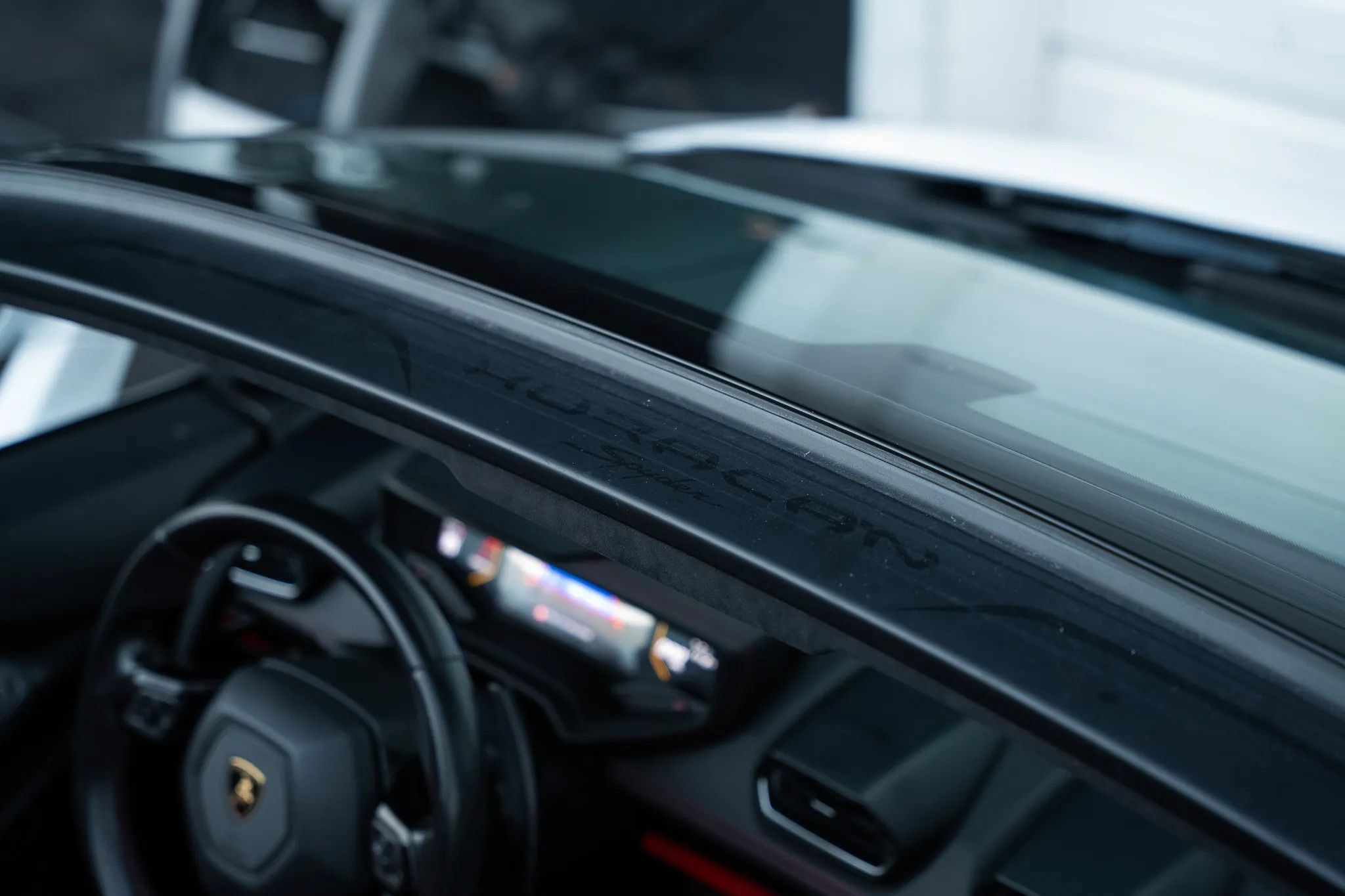 Used 2021 Lamborghini Huracan EVO RWD image 37