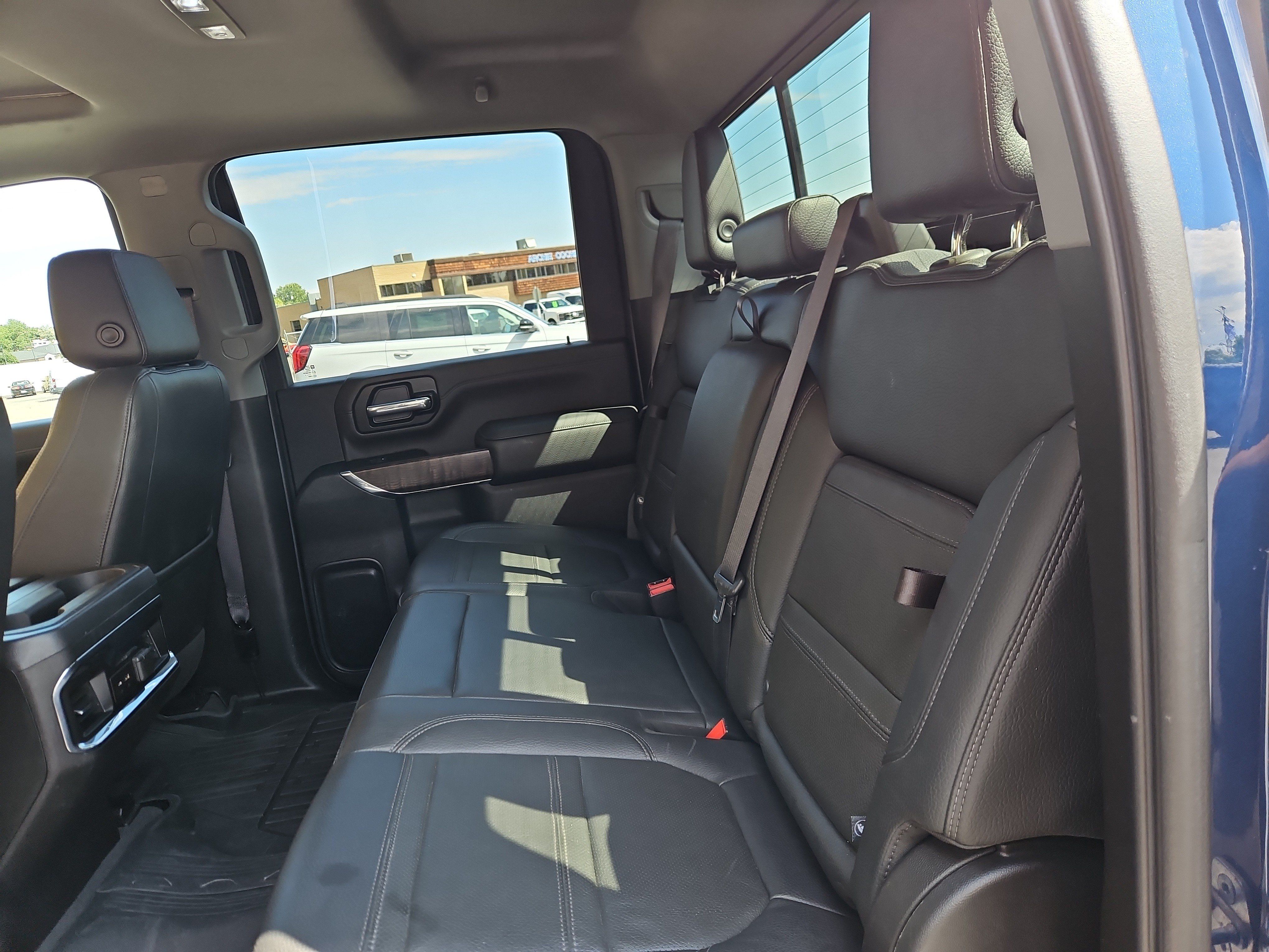 Used 2022 GMC Sierra 3500 Denali w/ Technology Package AWD/4WD image 4