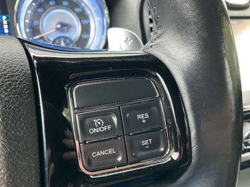 Used 2013 Chrysler 300 S image 7