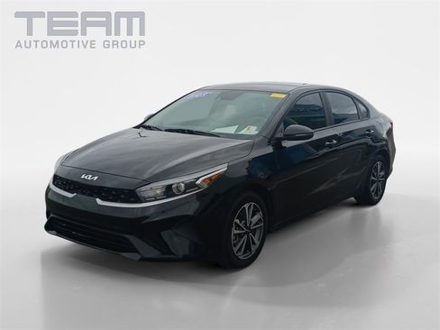 Used 2023 Kia Forte LXS w/ LXS Technology Package image 3
