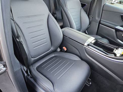 Used 2026 Mercedes-Benz GLC 300 image 23