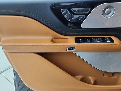 Used 2020 Lincoln Aviator Black Label w/ Dynamic Handling Package image 38