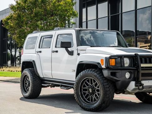 Used 2009 HUMMER H3 Alpha image 51