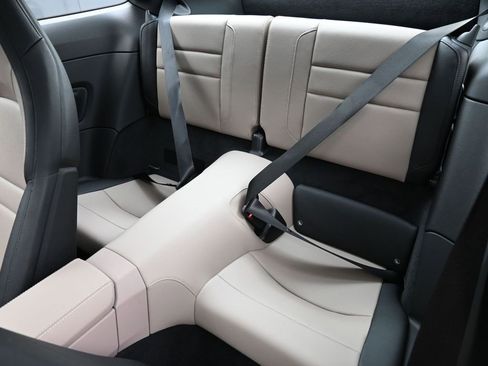 Used 2025 Porsche 911 Carrera image 20