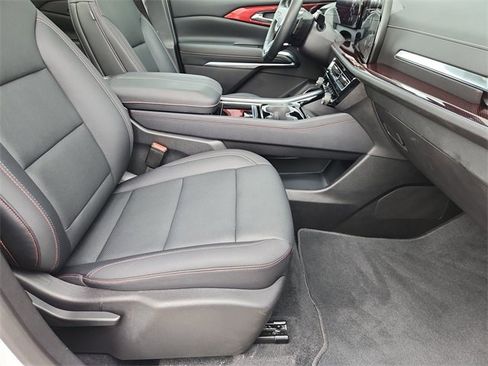 Used 2025 Chevrolet Traverse Z71 w/ Enhanced Driving Package image 29