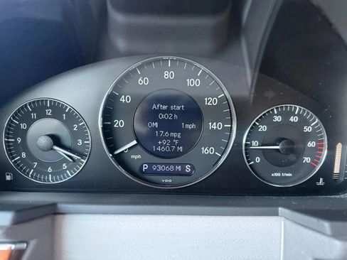 Used 2005 Mercedes-Benz E 320 Sedan image 33