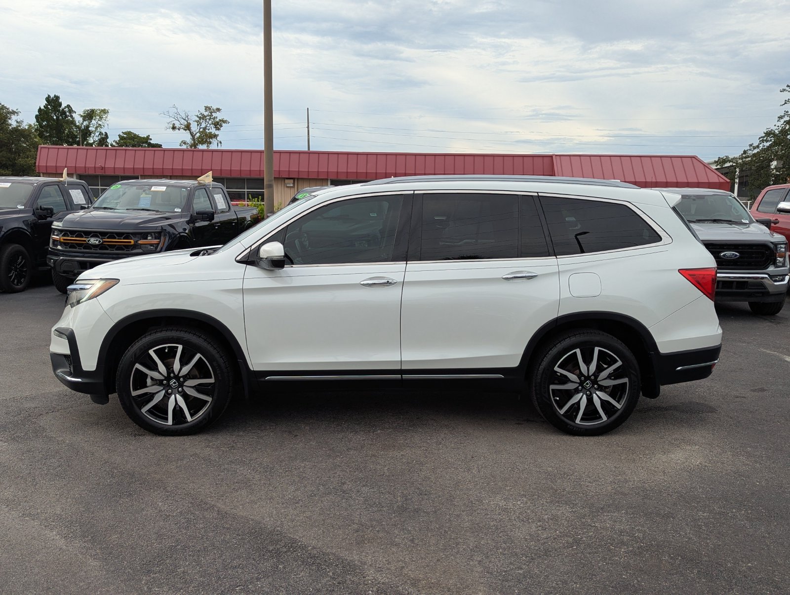 Used 2021 Honda Pilot Touring image 6