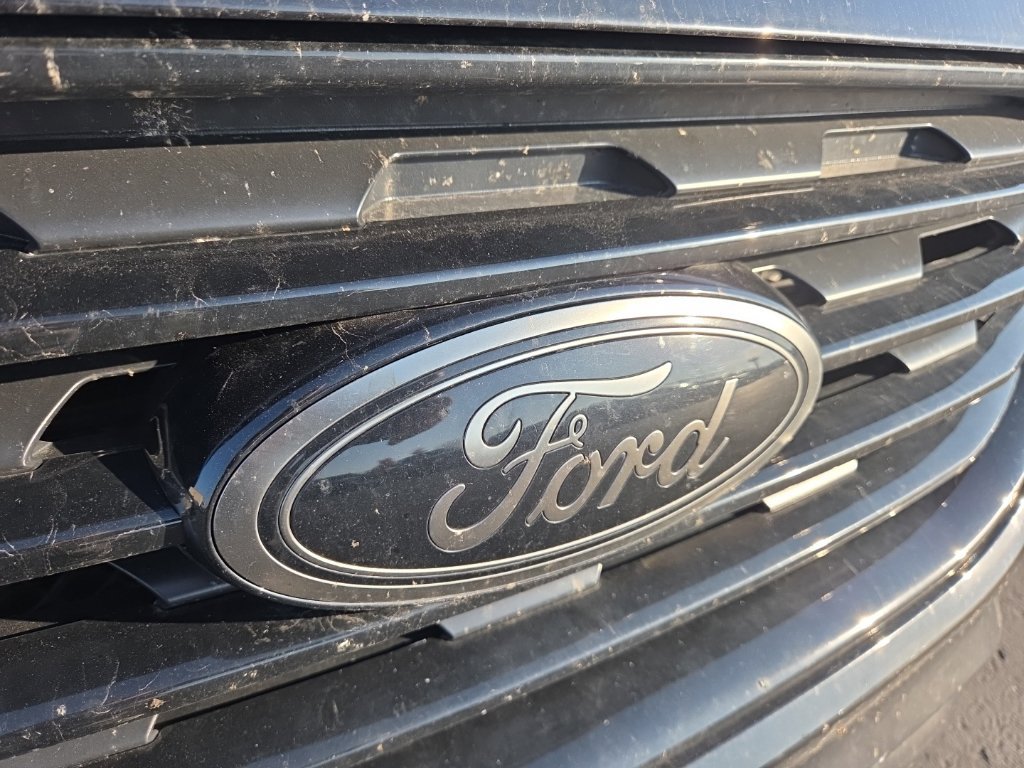 Used 2024 Ford Edge SE w/ Black Appearance Package AWD/4WD image 2