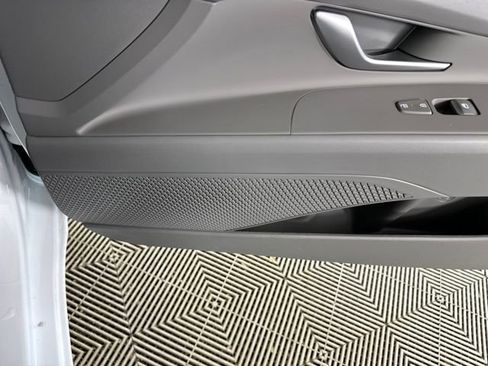 Certified 2024 Hyundai Elantra SEL image 29