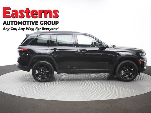 Used 2023 Jeep Grand Cherokee Limited w/ Black Appearance Package AWD/4WD image 47