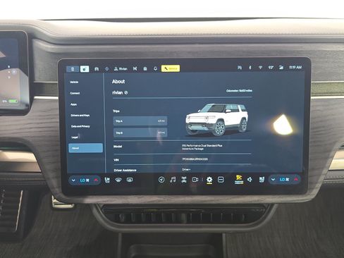 Used 2024 Rivian R1S Adventure AWD/4WD image 26