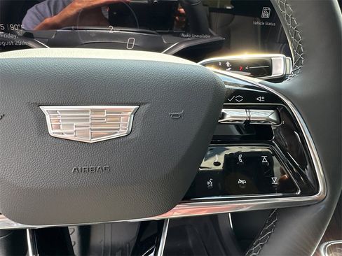 New 2025 Cadillac Lyriq Luxury image 25