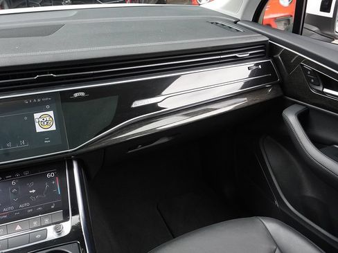 Used 2023 Audi Q7 3.0T Premium Plus AWD/4WD image 30