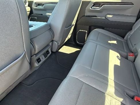 Used 2025 GMC Sierra 1500 SLT AWD/4WD image 24