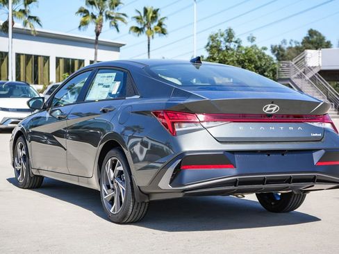 New 2026 Hyundai Elantra Limited FWD image 8
