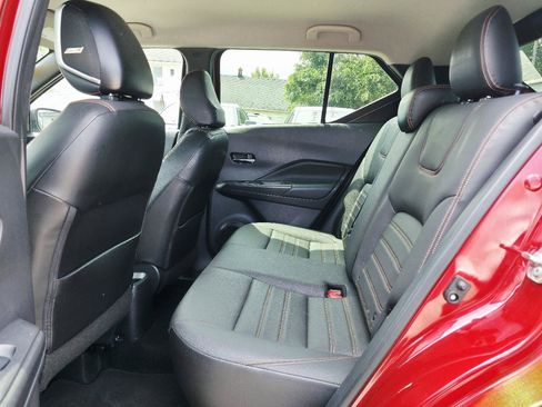 Used 2019 Nissan Kicks SR w/ SR Premium Package FWD image 12