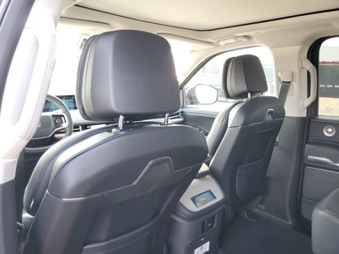 New 2026 Lincoln Navigator L Reserve AWD/4WD image 28