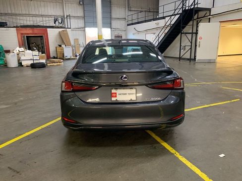 Used 2022 Lexus ES 300h F Sport image 5