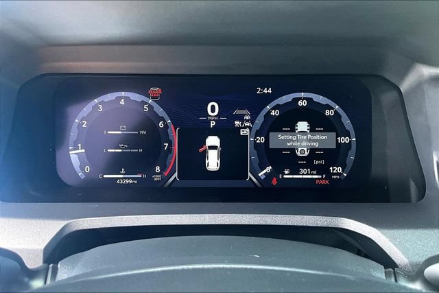 Used 2025 Toyota 4Runner TRD Off-Road AWD/4WD image 13