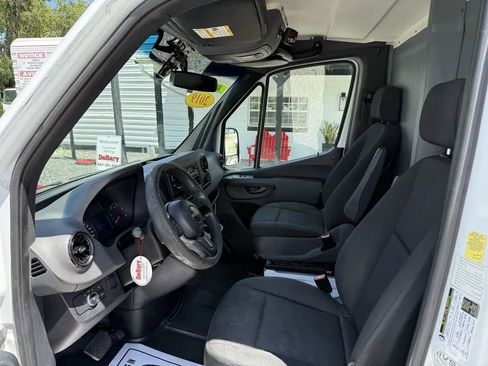Used 2019 Freightliner Sprinter 144 image 19