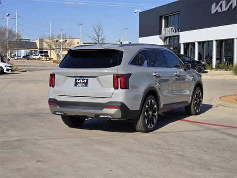 New 2026 Kia Sorento SX image 4
