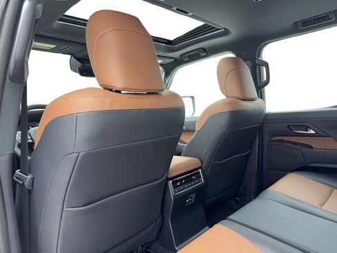 Used 2026 Lexus GX 550 w/ Accessory Package (2T) image 49