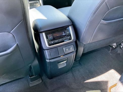 Used 2022 Subaru Ascent Limited AWD/4WD image 28