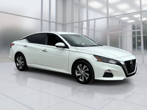 Used 2022 Nissan Altima 2.5 S FWD image 8