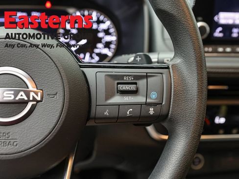 Used 2023 Nissan Rogue SV AWD/4WD image 15