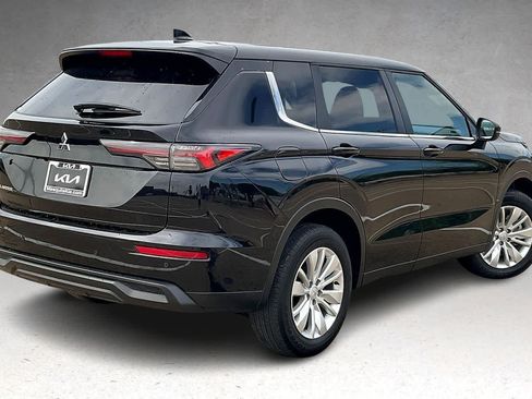 Used 2025 Mitsubishi Outlander ES AWD/4WD image 22