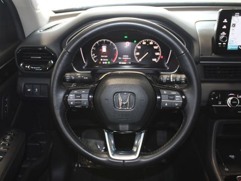 Used 2025 Honda Pilot Touring image 12