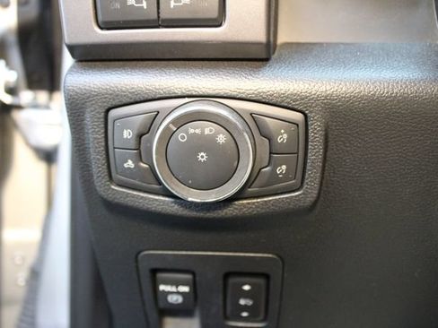 Used 2019 Ford F150 XLT w/ Equipment Group 302A Luxury AWD/4WD image 18