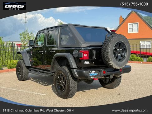 Used 2018 Jeep Wrangler Unlimited Rubicon AWD/4WD image 9