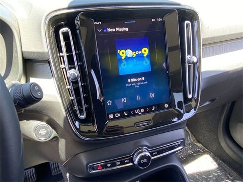 New 2025 Volvo XC40 B5 Core w/ Protection Package Premier image 22