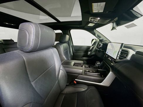 Used 2025 Toyota Tundra Platinum AWD/4WD image 28