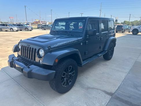 Used 2017 Jeep Wrangler Unlimited Sahara AWD/4WD image 25