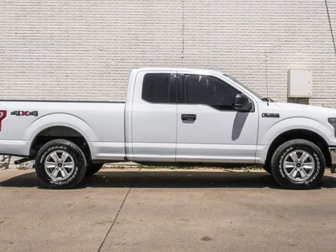 Used 2015 Ford F150 XLT AWD/4WD image 6
